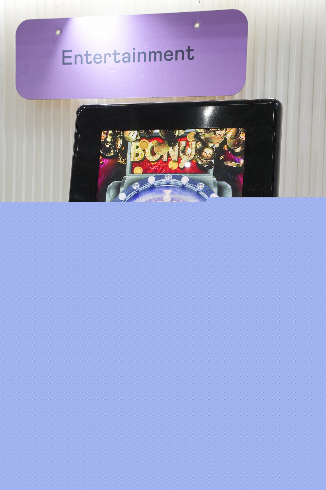 友達(dá)30吋真實(shí)立體效果顯示器，採用上層Micro LED和下層先進(jìn)抗反光技術(shù)A.R.T.（Advanced Reflectionless Technology）LCD顯示技術(shù)整合，引領(lǐng)3D顯示技術(shù)革新浪潮